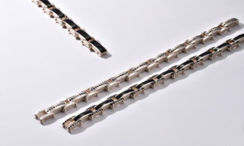 EMPHASIS艾斐诗推出Manon「融」系列全新手链作品  突破定义，释放酷飒真我