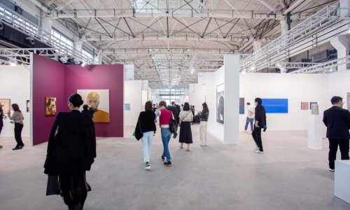 西岸艺术博览会盛大开幕，非人类数字艺术家引人热议