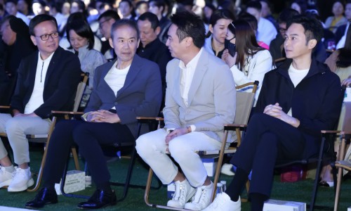 九牧王新品商务户外1号裤上市！卓越品质与科技创新共同塑造专业男裤