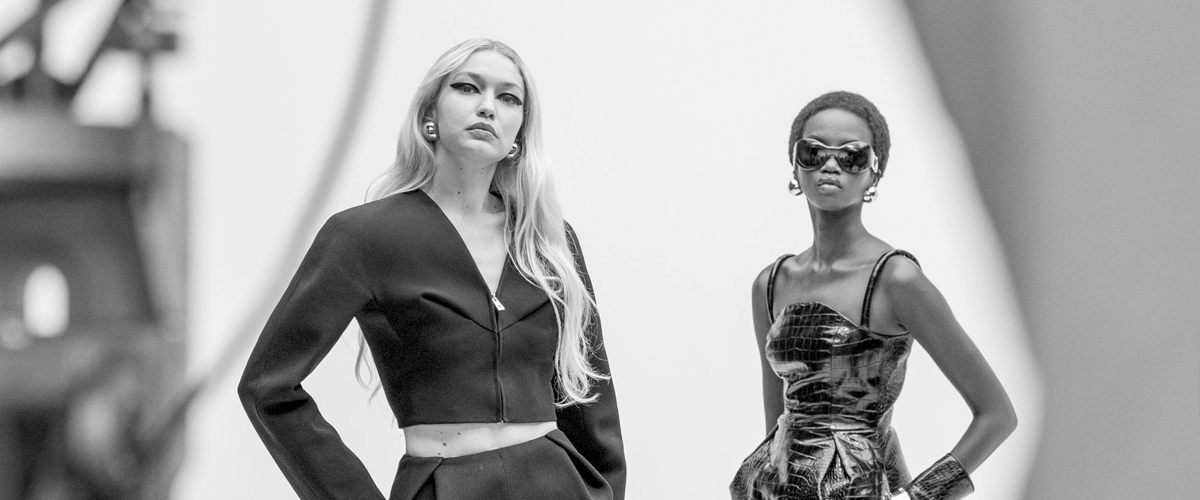 Versace发布2023秋冬系列广告大片