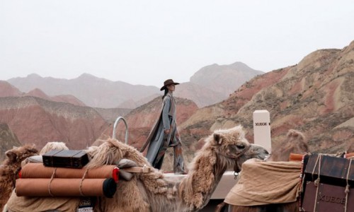 以优雅率性演绎东方美学，XG 2024兰州丹霞大秀再度起航